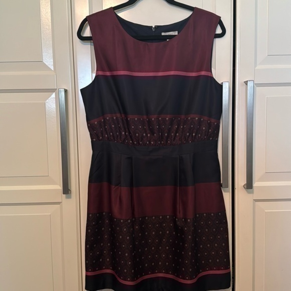 LOFT dress in navy and wine, size 8